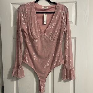 Francesca's Collections Floral Lace Bodysuit in Soft Pink